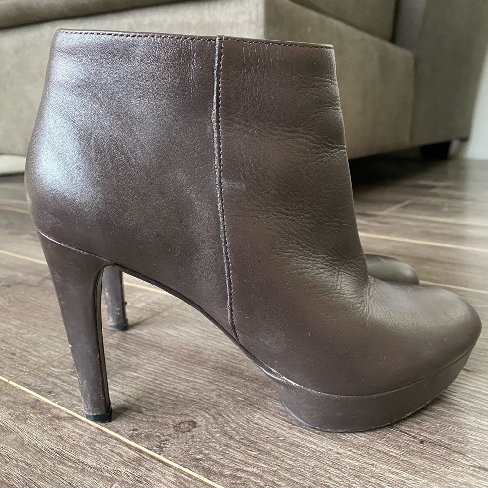 Rockport brown leather platform heeled ankle boots size 7.5